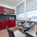 Comfortable With Balcony Remote Work Near A Nature Reserve By Renters