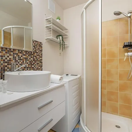 Comfortable With Balcony Remote Work Near A Nature Reserve By Renters Apartment *