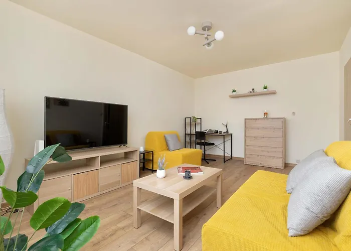 Comfortable With Balcony Remote Work Near A Nature Reserve By Renters Katovice